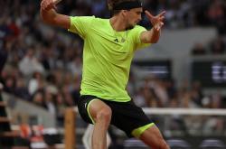 开云体育中国-年终总决赛横扫联合杯，兹维列夫高光表现