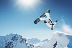 开云体育入口-从墨尔本到伦敦，当德约科维奇放下权杖，扛起旗帜