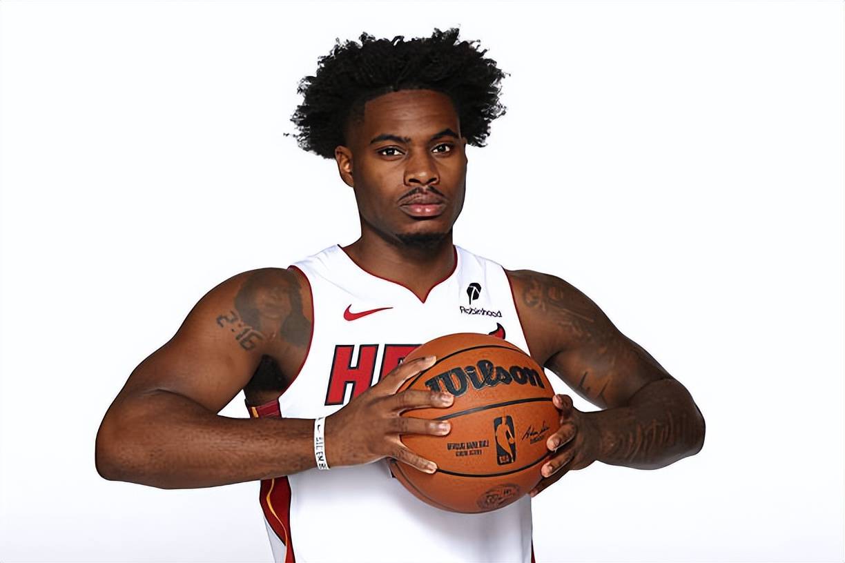 西班牙男篮完胜热火，米切尔制霸全场