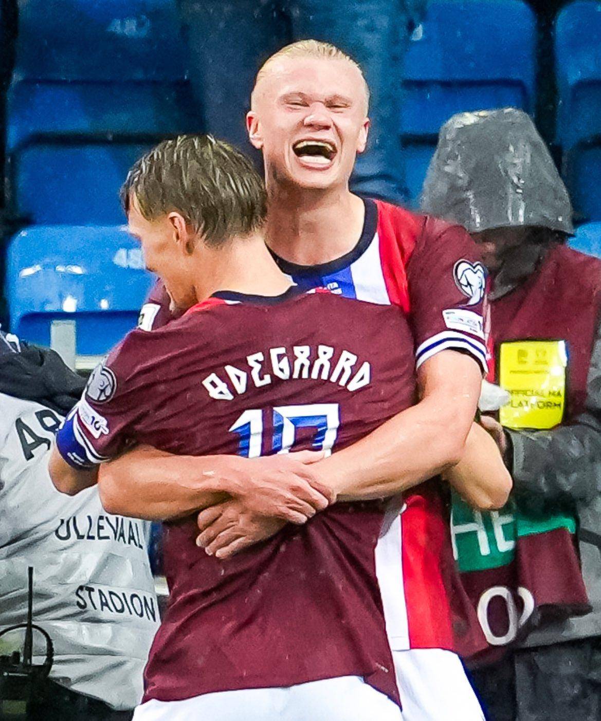 多特蒙德绝地反击塞维利亚,哈兰德送出助攻 多特蒙德绝地反击塞维利亚,哈兰德送出助攻