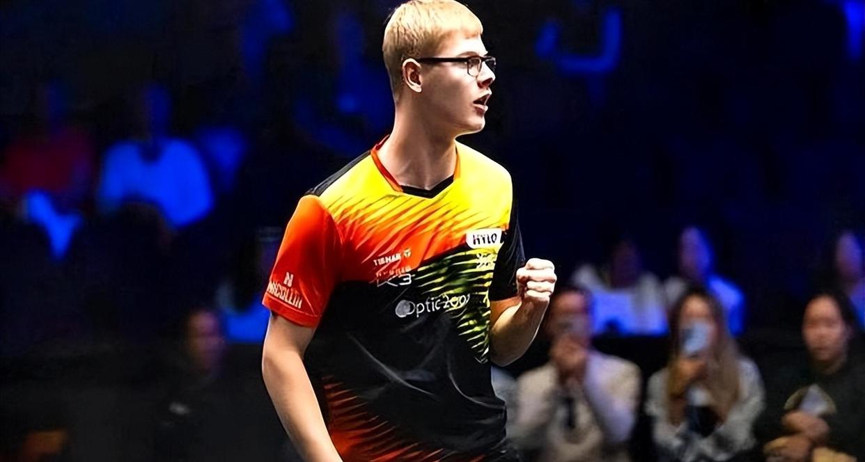 中国乒乓球队绝地反击英国乒乓球队，张本智和爆发神勇的简单介绍