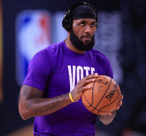 南韩男篮绝地反击热火B队，威斯布鲁克三分雨点燃全场