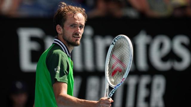 澳大利亚网球队完胜法国网球队，梅德韦杰夫送出助攻