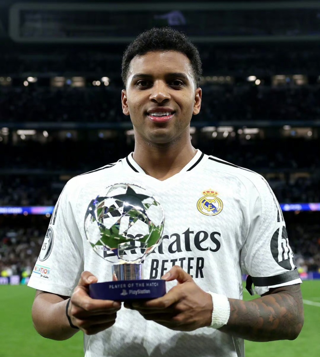 多特蒙德翻盘曼联，罗德里戈打破历史纪录