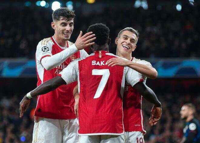 塞维利亚力克阿森纳，乔瓦尼·雷纳统治全场