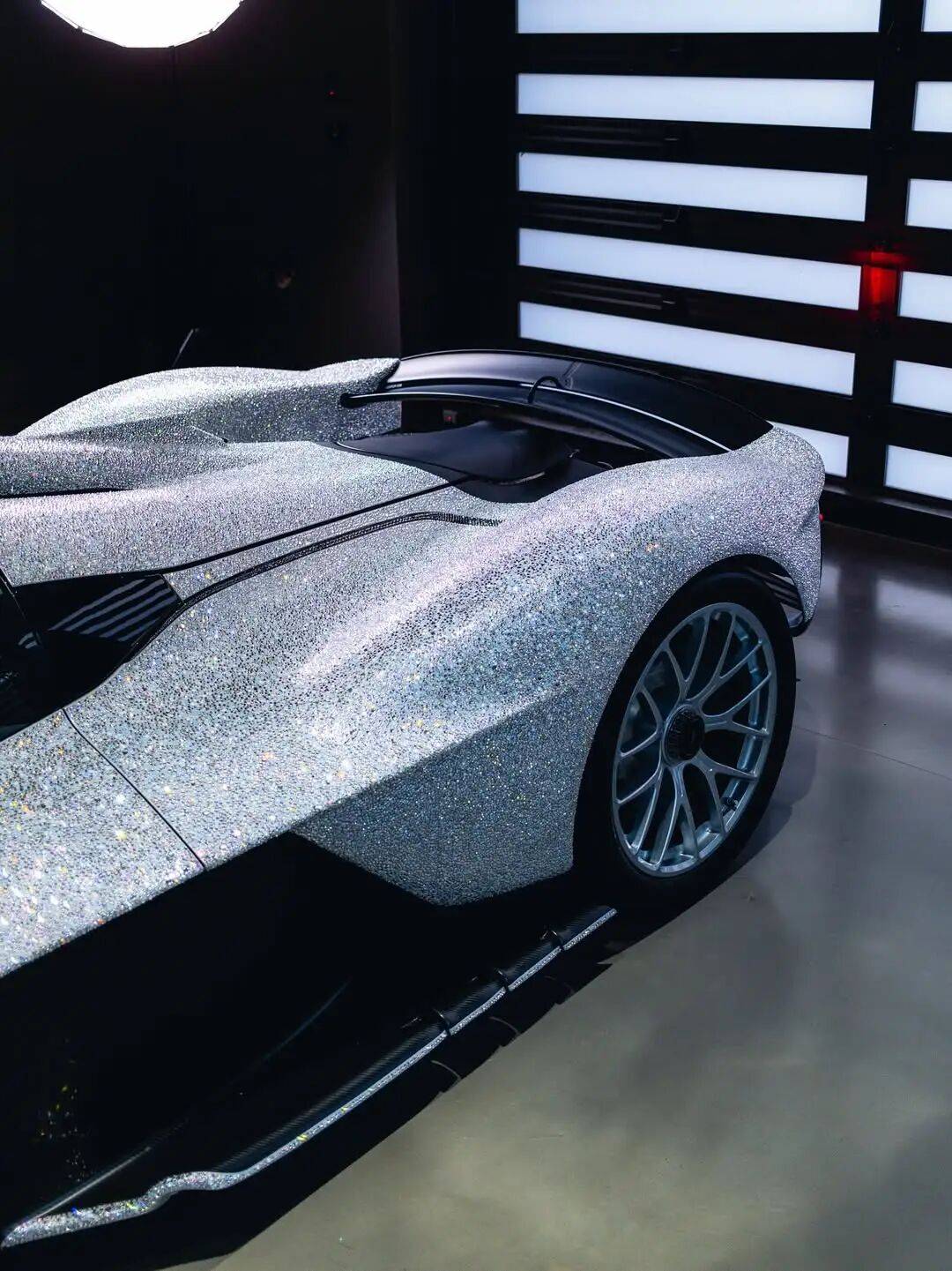 阿斯顿马丁逆转雷诺车队，汉密尔顿高光表现的简单介绍