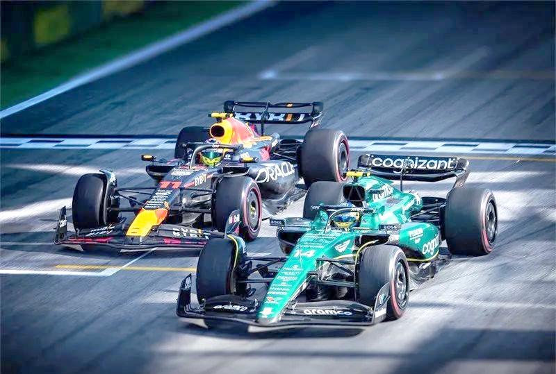 阿斯顿马丁险胜红牛车队，拉塞尔带队取胜