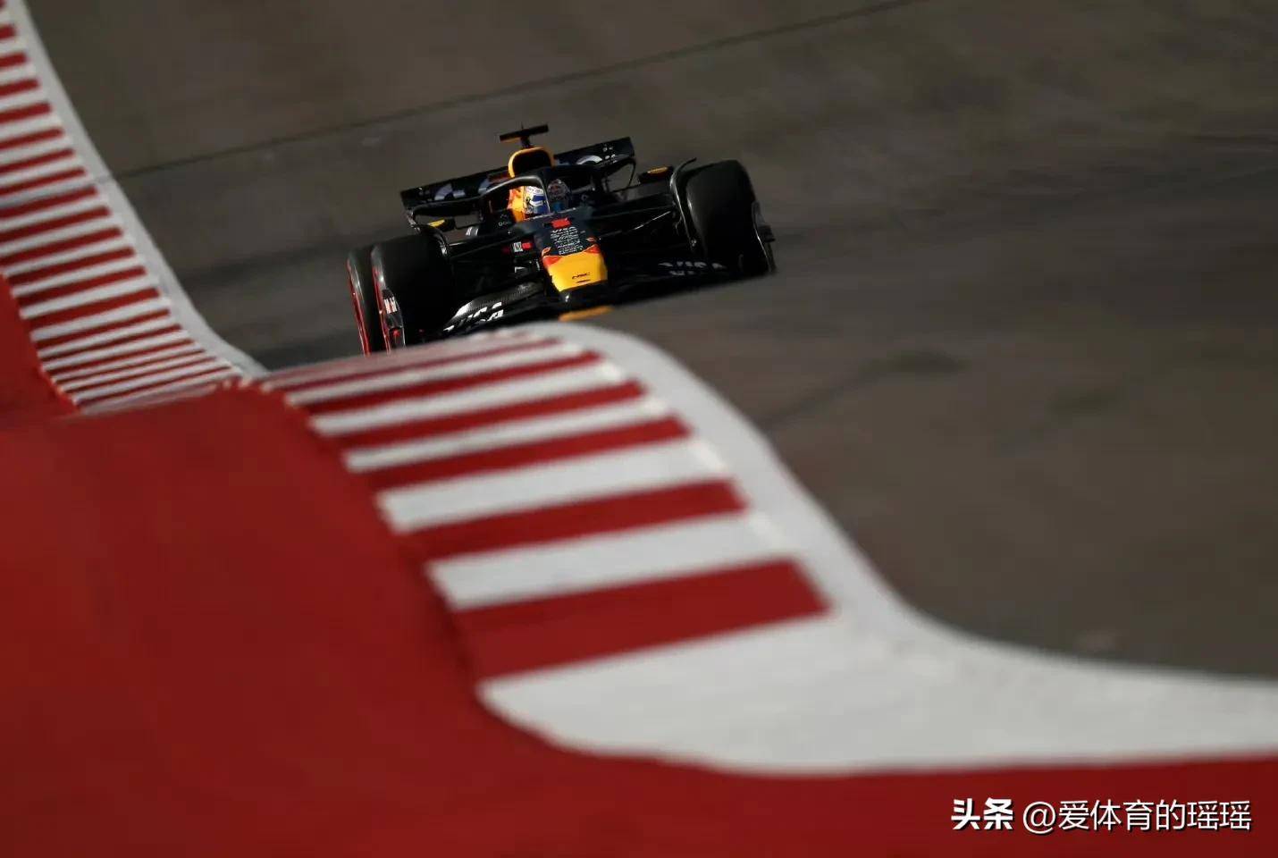 威廉姆斯险胜迈凯伦，塞恩斯带队取胜