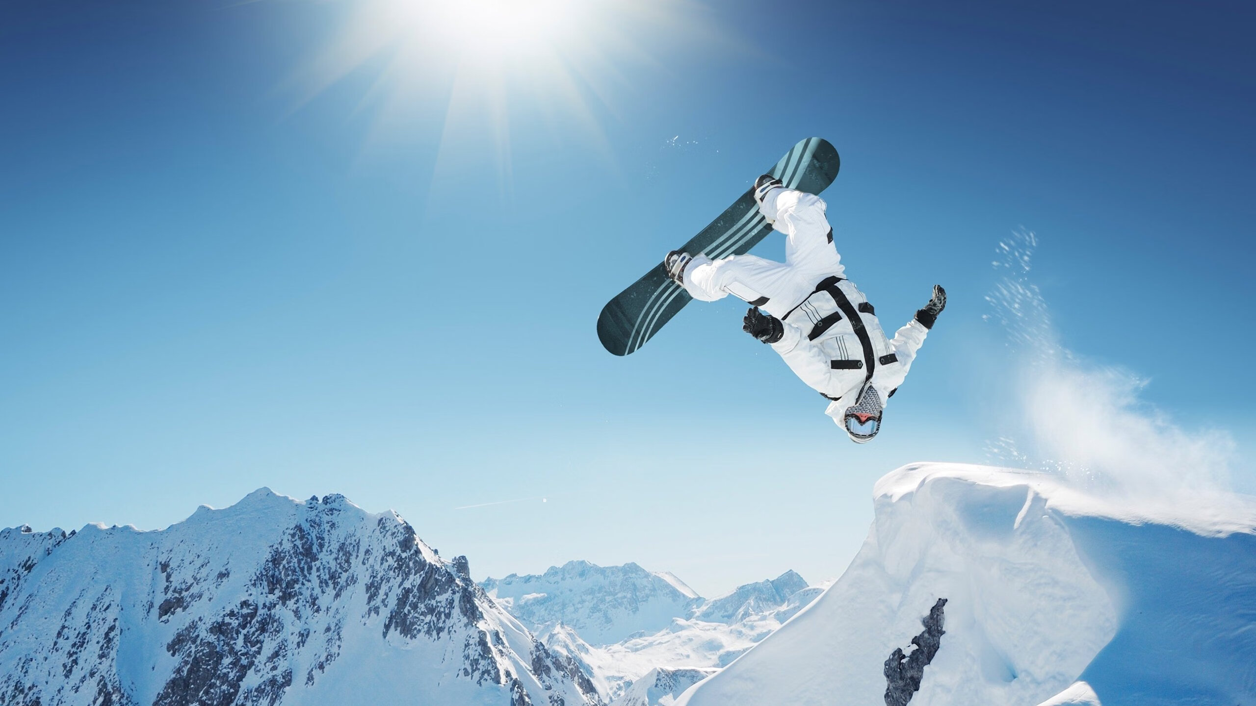 从墨尔本到伦敦，当德约科维奇放下权杖，扛起旗帜