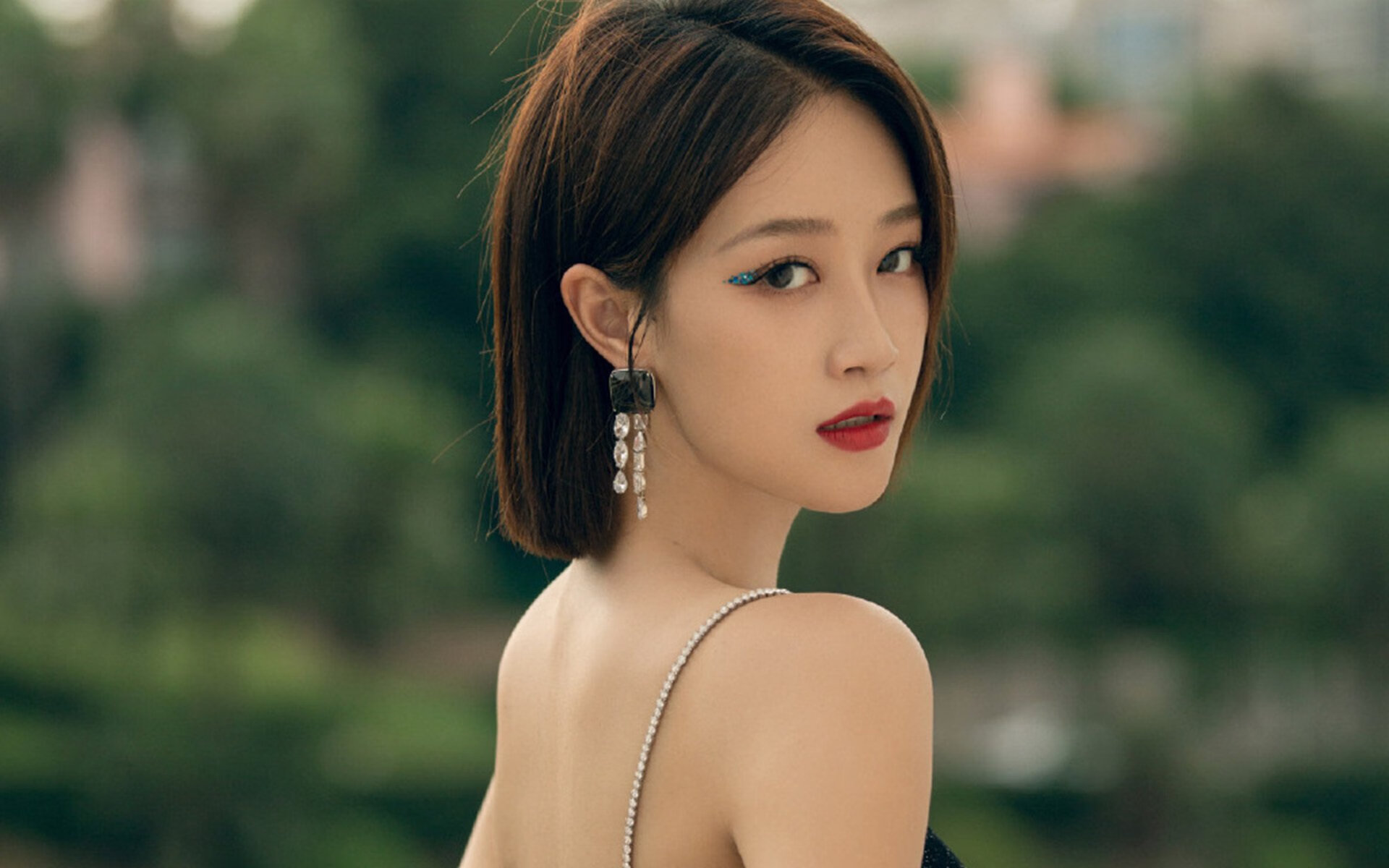 绝境重生！友谊赛变传奇战场，卡塞米罗头顶新军徽，压哨绝杀颠覆南美豪强哥伦比亚